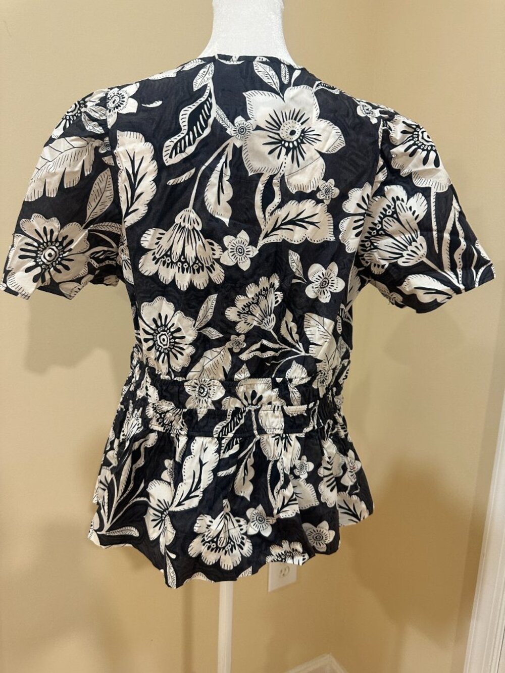 Anthropologie Black White Floral Somerset Peplum Blouse Short Sleeve Top Size L - Picture 4 of 12
